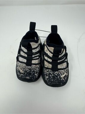 Kids Black and White Slip-On Athletic Shoes puma